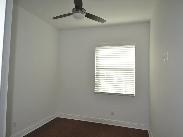 5728 Biscayne Ct — Photo 24