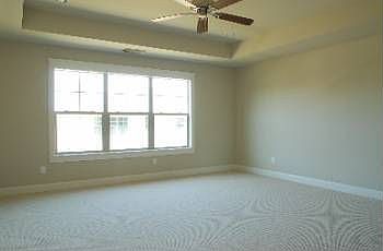 4th image of 5613A Roosevelt Ave