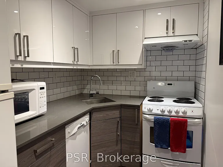 54A Galley Ave #B — Photo 11