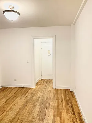 Rented by Compass | media 20