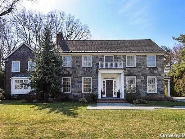 21 Brookside Drive, Port Washington, NY 11050