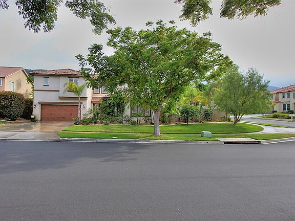 3rd image of 986 W Orange Heights Ln
