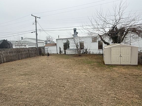 3rd image of 312 Woodford St