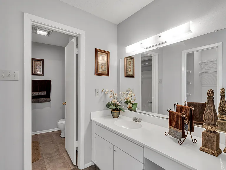 Windsong Apartments — Photo 14