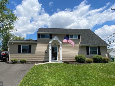 59 Iroquois Rd, Levittown, PA, 19057