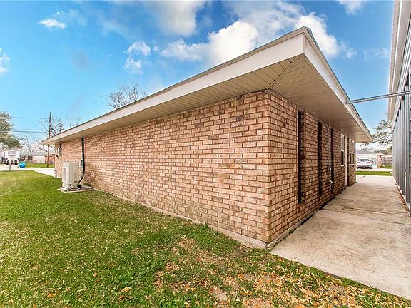 4th image of 226 Davis Dr