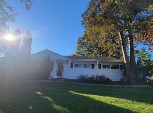 3 Cork Pl, Huntington, NY 11743