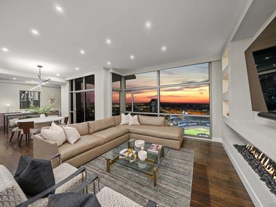 800 The Mark Ln UNIT 3003, San Diego, CA, 92101