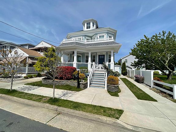 3rd image of 203 N Huntington Ave