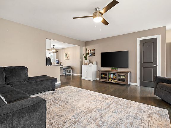 4th image of 24024 S Volbrecht Rd