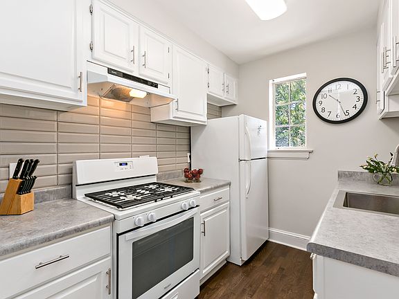 3rd image of 20 N Broadway APT H236