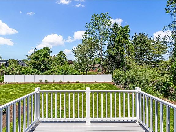 4th image of 4 Shore Rd