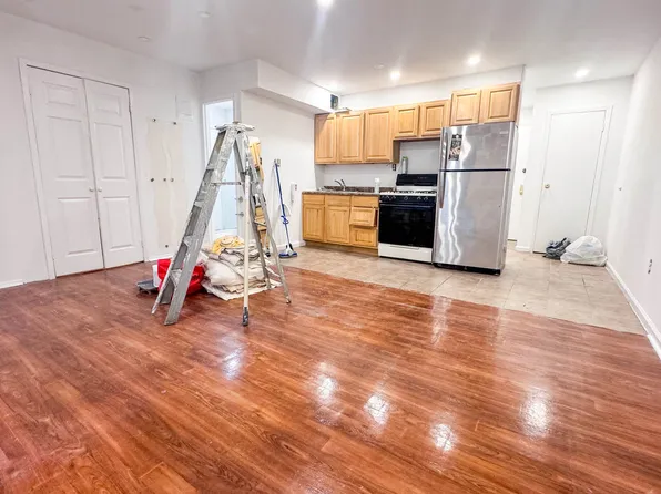 25-24 32nd Street image 1 of 8