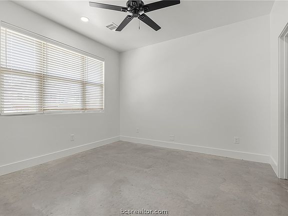 2nd image of 201 Lynn Dr #112