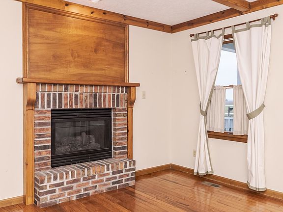 5th image of 1402 E Indiana Ave