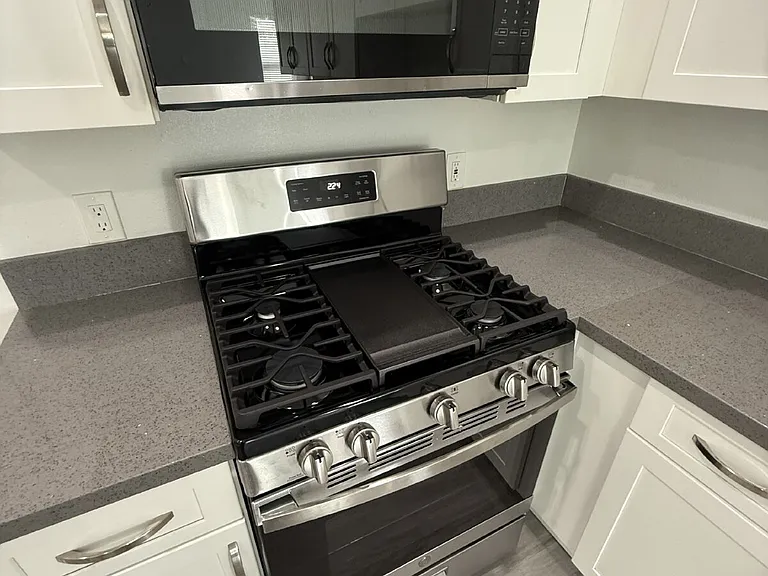 572 N Teakwood Ave #U1 — Photo 4