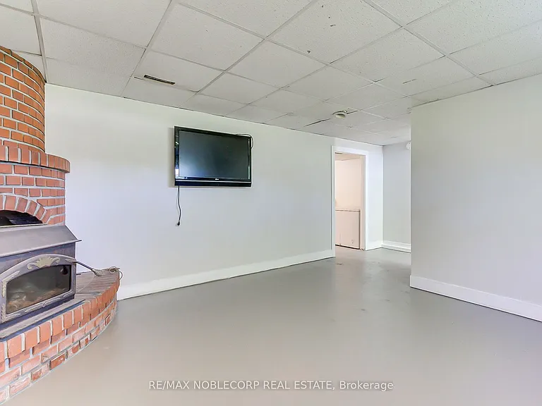 17 Larkdale Cres — Photo 34