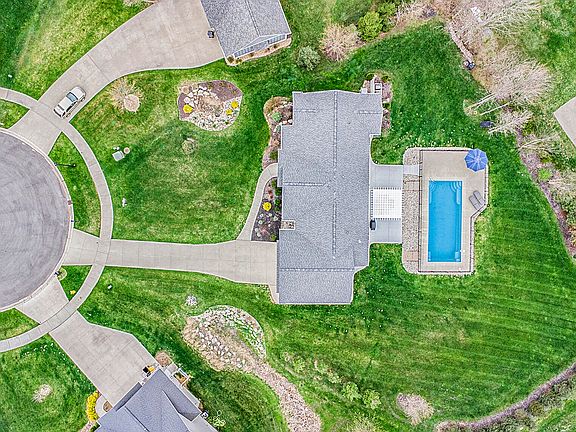3rd image of 6936 Northbeech Ct