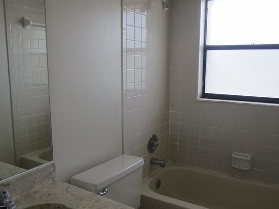 3rd image of 10974 Royal Palm Blvd