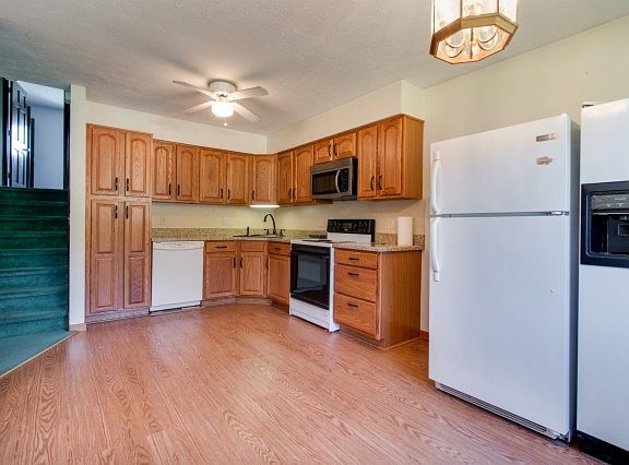 5th image of 359 Deepwood Ln