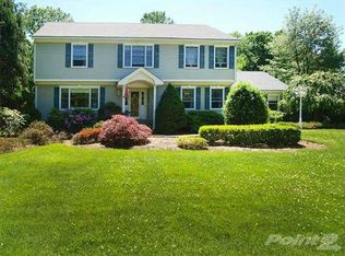 10 Grenadier Dr, Mahwah, NJ 07430