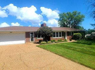 3910 Towers Rd, Saint Charles, MO 63304