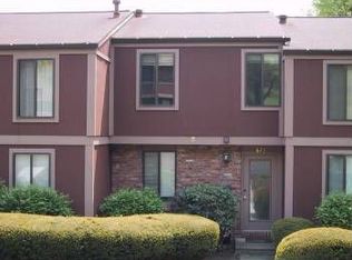 623 Arkwood Dr, Bethel Park, PA 15102
