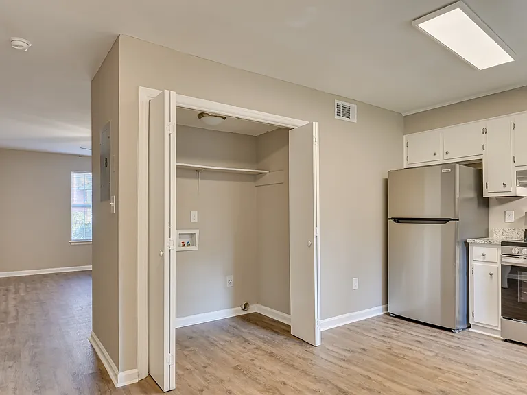 120 Chalet North Ct — Photo 13