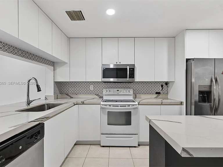 5843 Woodlands Blvd #5843 — Photo 8