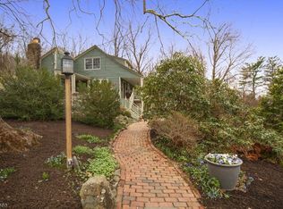 18 Musconetcong River Rd, Lebanon, NJ 08827