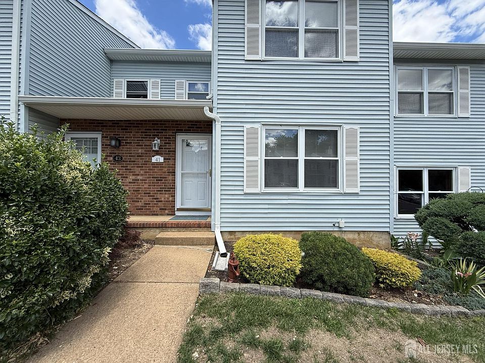 1st image of 41 Dogwood Ct