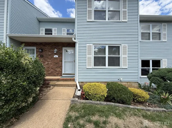 41 Dogwood Ct, Jamesburg, NJ 08831