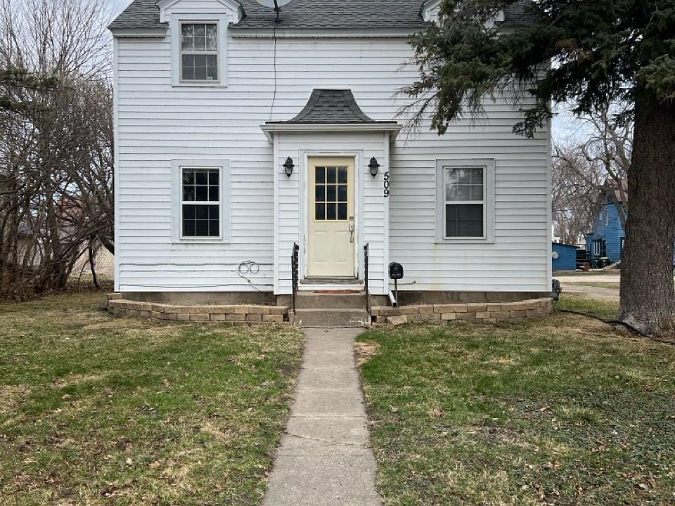 1st image of 509 9th Ave S