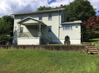 381 E Poplar St, Nanticoke, PA 18634