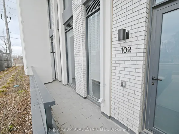 36 Zorra St #102, Toronto, ON M8Z 0G5