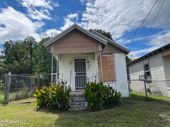 jackson-mississippi-440881252 picture