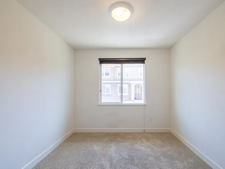 1673 Lee Way — Photo 9