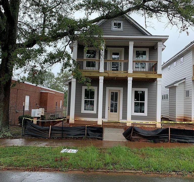1st image of 105 Town Walk Ln