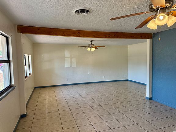 4th image of 212 Circle Dr