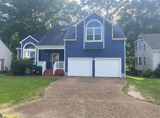 305 Summerlake Ln, Newport News, VA 23602