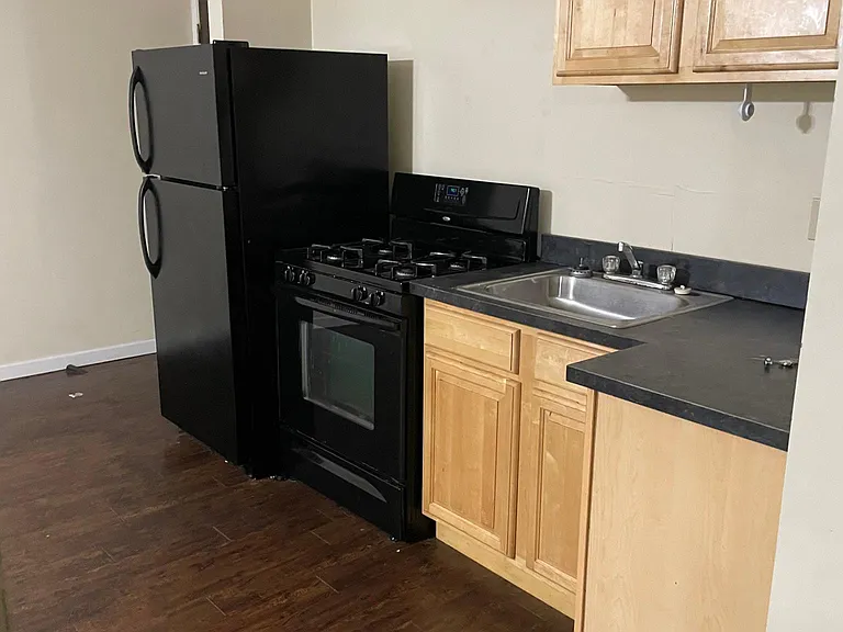 2317 Ohio Ave #11 — Photo 4