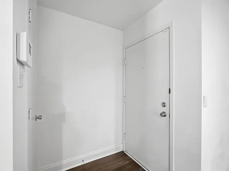 2900 Heathstead Pl #I — Photo 4