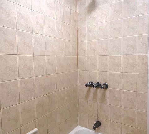 4th image of 236 E 13th St #260