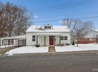 609 Henry St, Washington, MO 63090