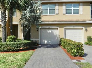 5885 Monterra Club Dr, Lake Worth, FL 33463