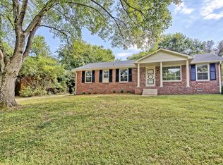 553 Harding Pl, Nashville, TN 37211