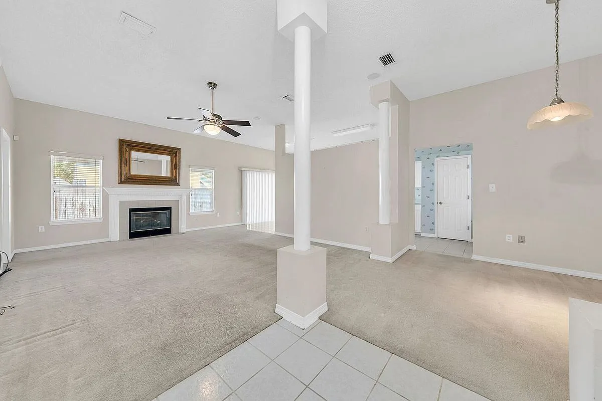 3 bed, 2.0 bath, 1565 sqft, $2,206 — Photo 2