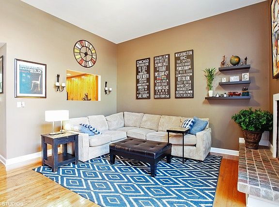 3rd image of 725 W Waveland Ave #1B