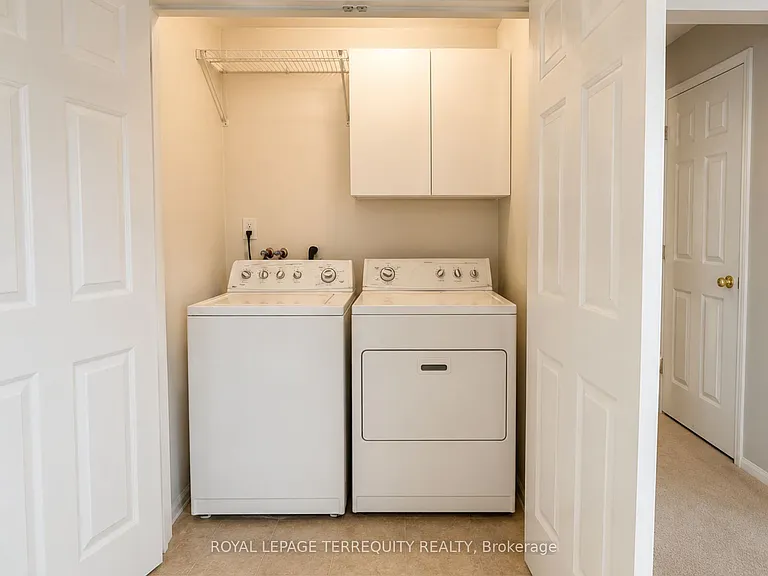 1215 Wadebridge Cres #UPPER — Photo 17