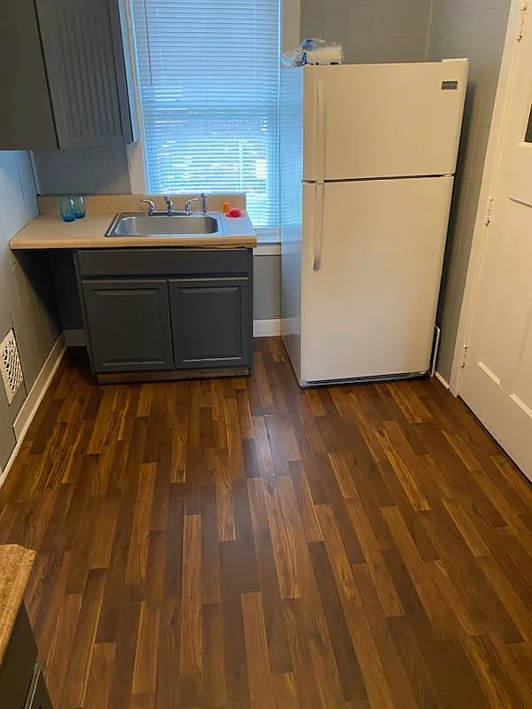 3 bed, 1100 sqft, $1,200 — Photo 4